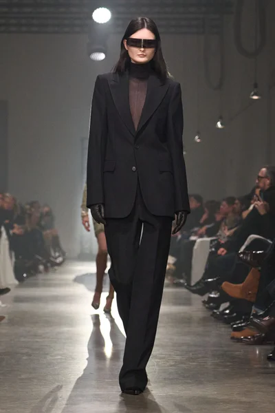 Look 9